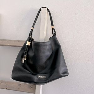 Black Micheal Kors Hobo Bag